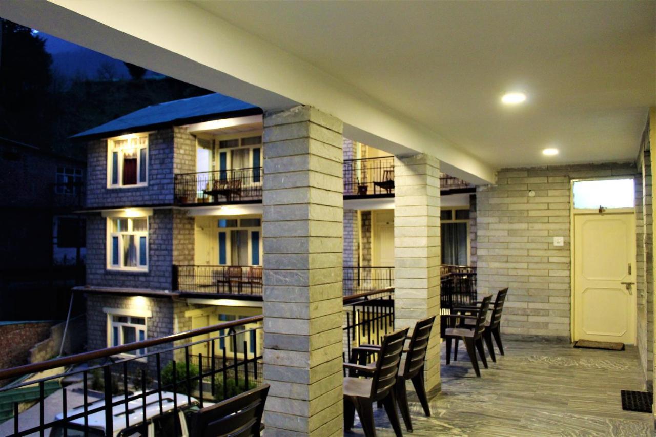 Hotel New Royal Manāli Exteriör bild